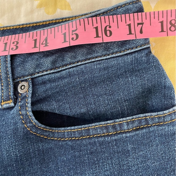 L.L. Bean Classic Fit Jeans, Blue, Women Size 16 M/T - Picture 7 of 12